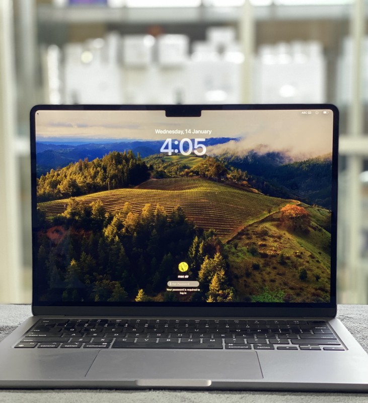 USED Macbook Air 13.6 inch M2 2022 -  8-Core CPU 8-Core GPU 8GB - 256GB SSD Storage¹